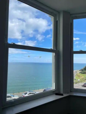 Stunning Sea View 2 Bedroom Flat in Scarborough